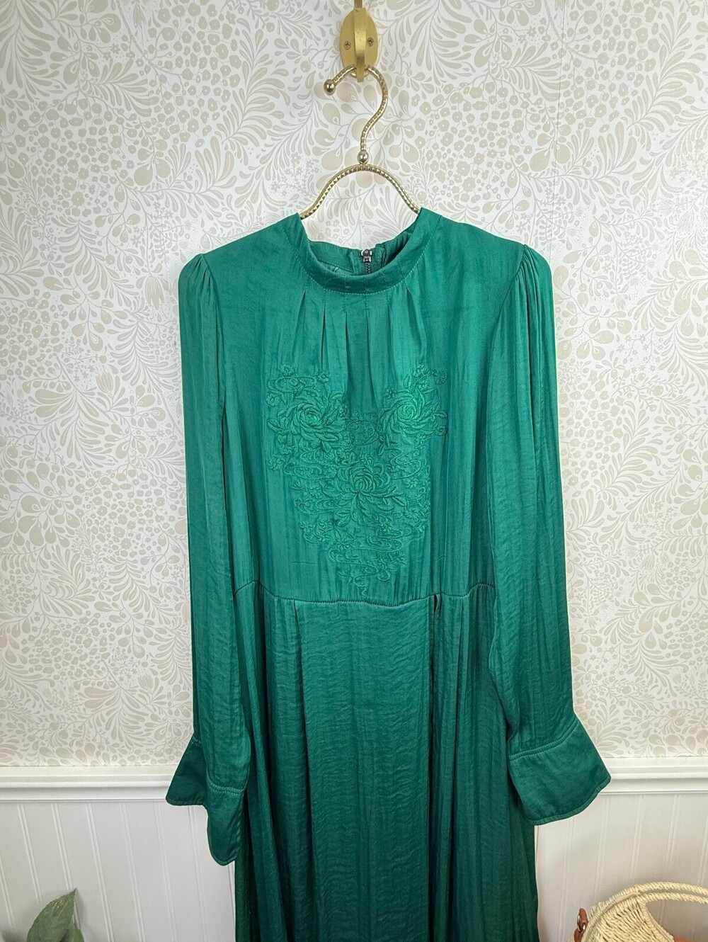 Free People Green High Slit Embroidered Front Midi Dress - Size - Medium - NWT - Picture 9 of 10